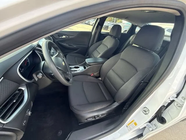 Used 2024 Summit White Chevrolet 1LT image 20