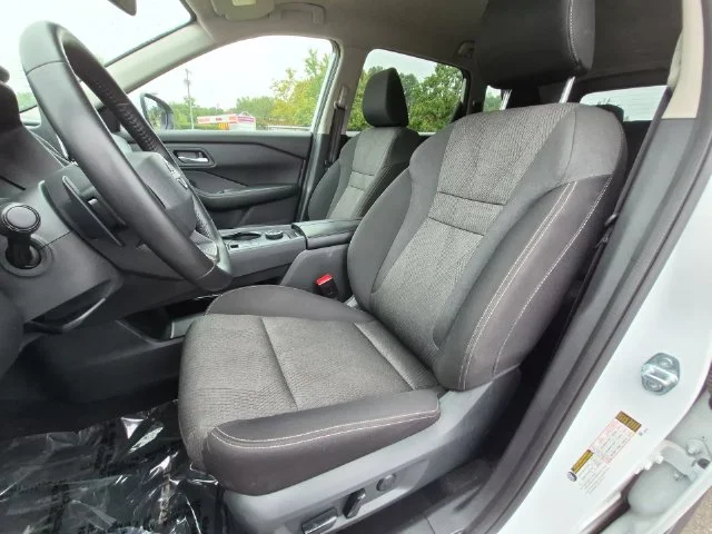 Used 2025 White Nissan SV image 21
