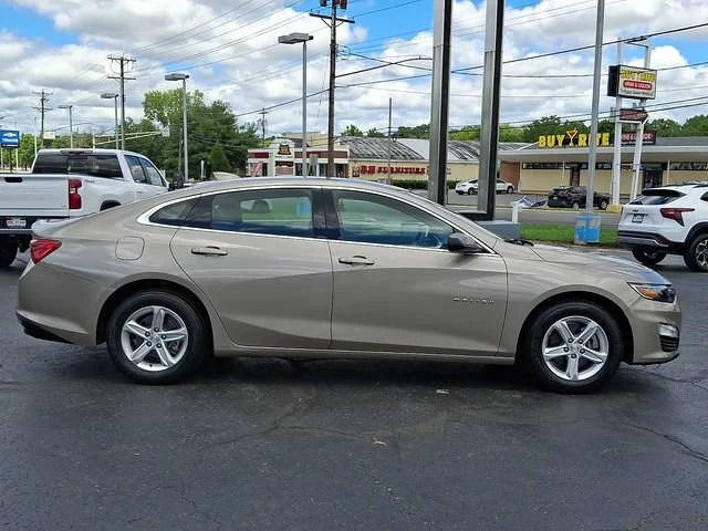 Used 2023 Mineral Gray Metallic Chevrolet LT image 8