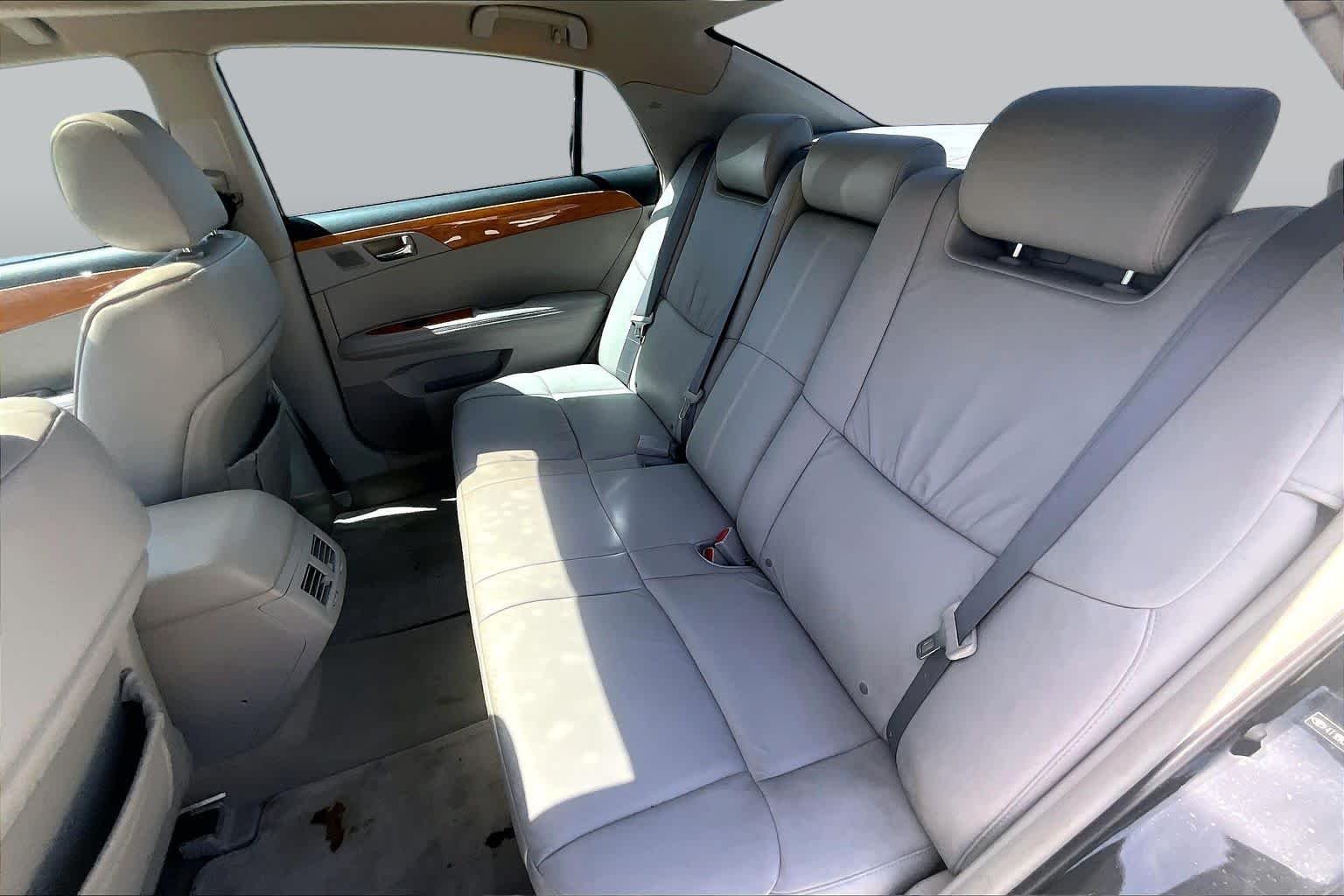 Used 2007 Black Toyota XLS image 17