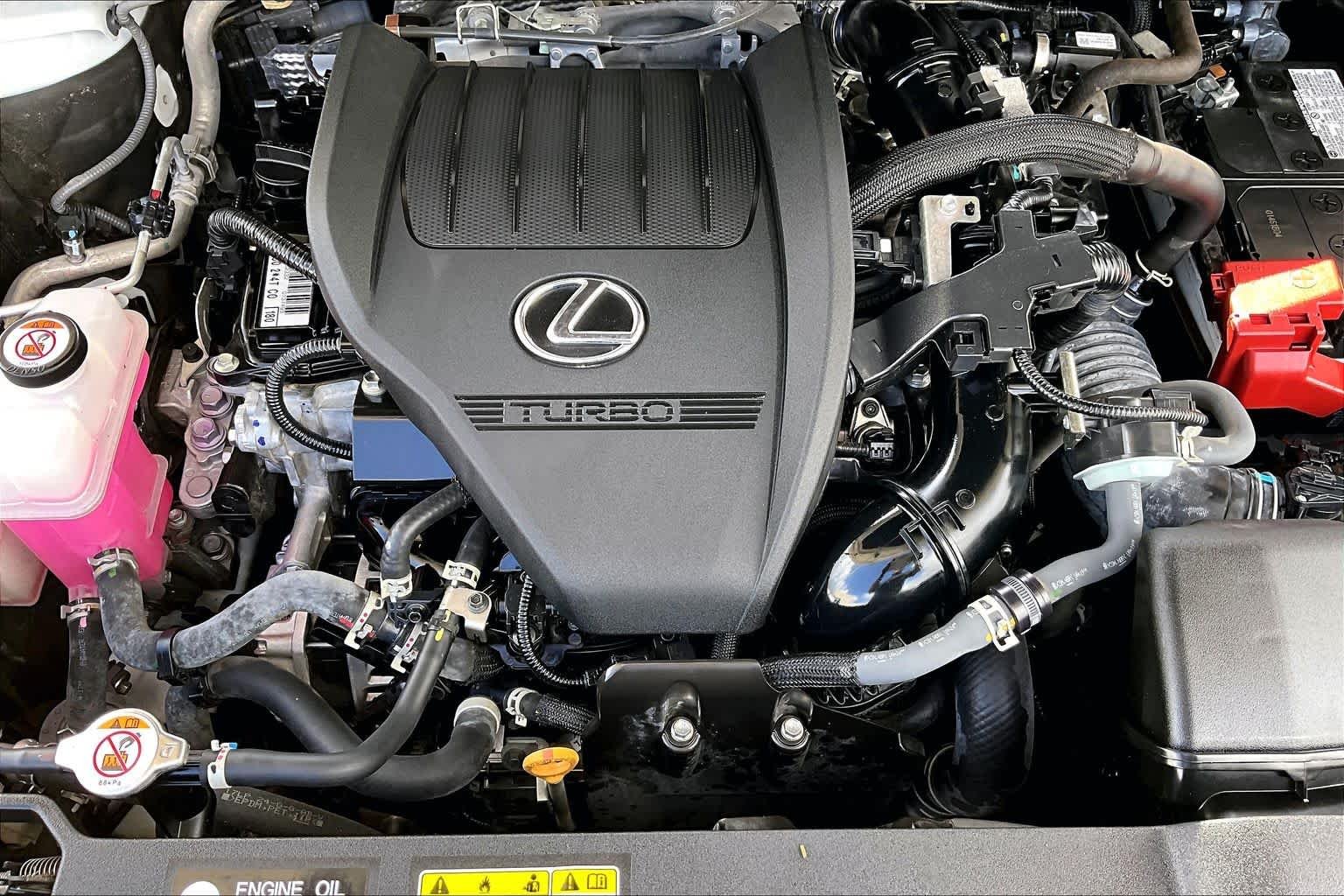 Used 2024 Ultra White Lexus F SPORT Handling image 33