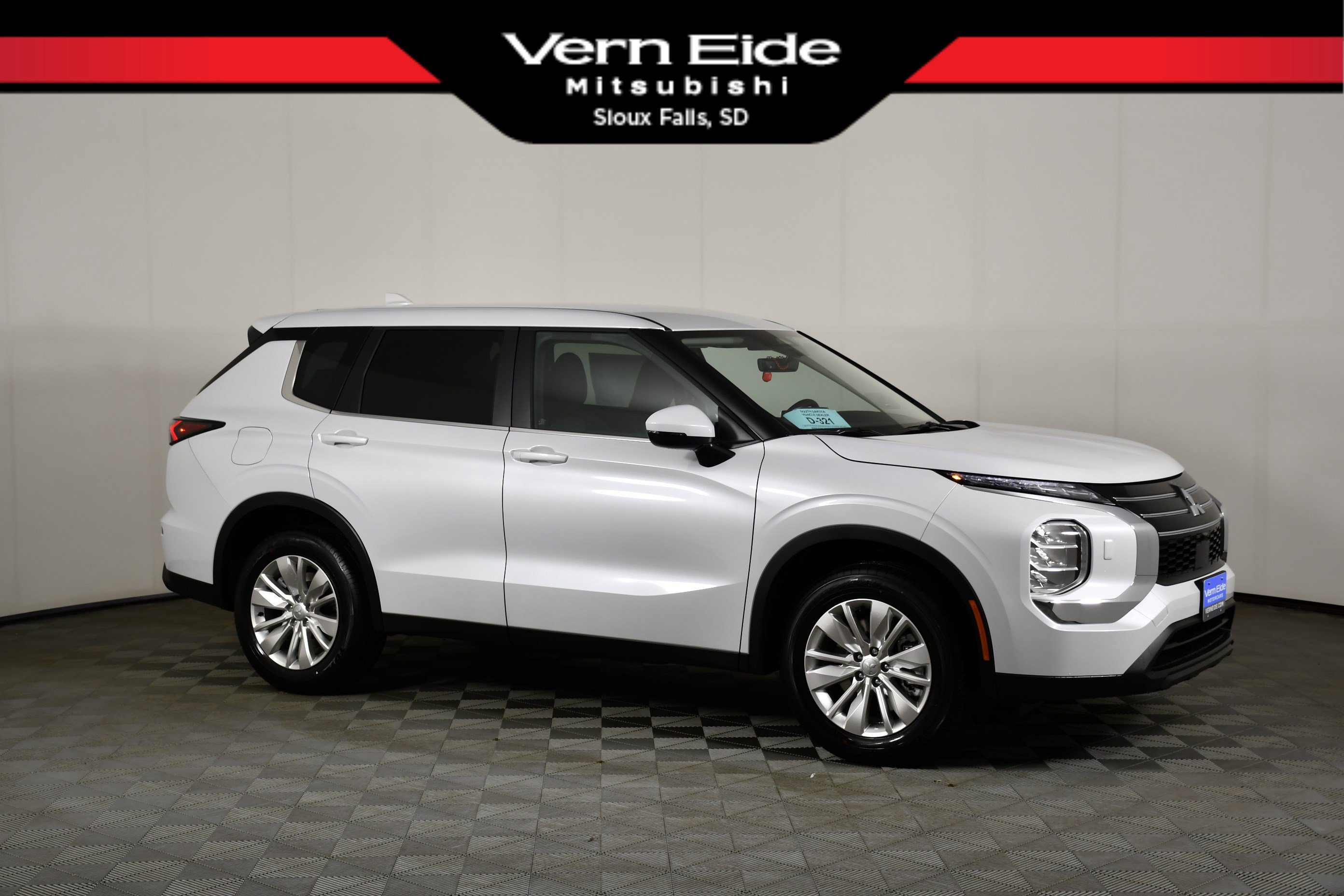 2026 Mitsubishi Outlander ES