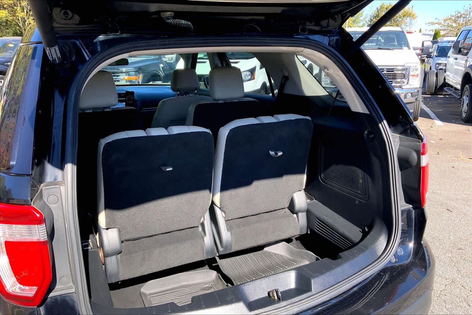 Used 2017 Shadow Black Ford Platinum image 33
