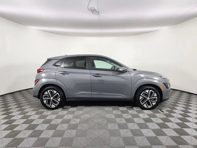 Used 2023 Silver Hyundai SEL image 6