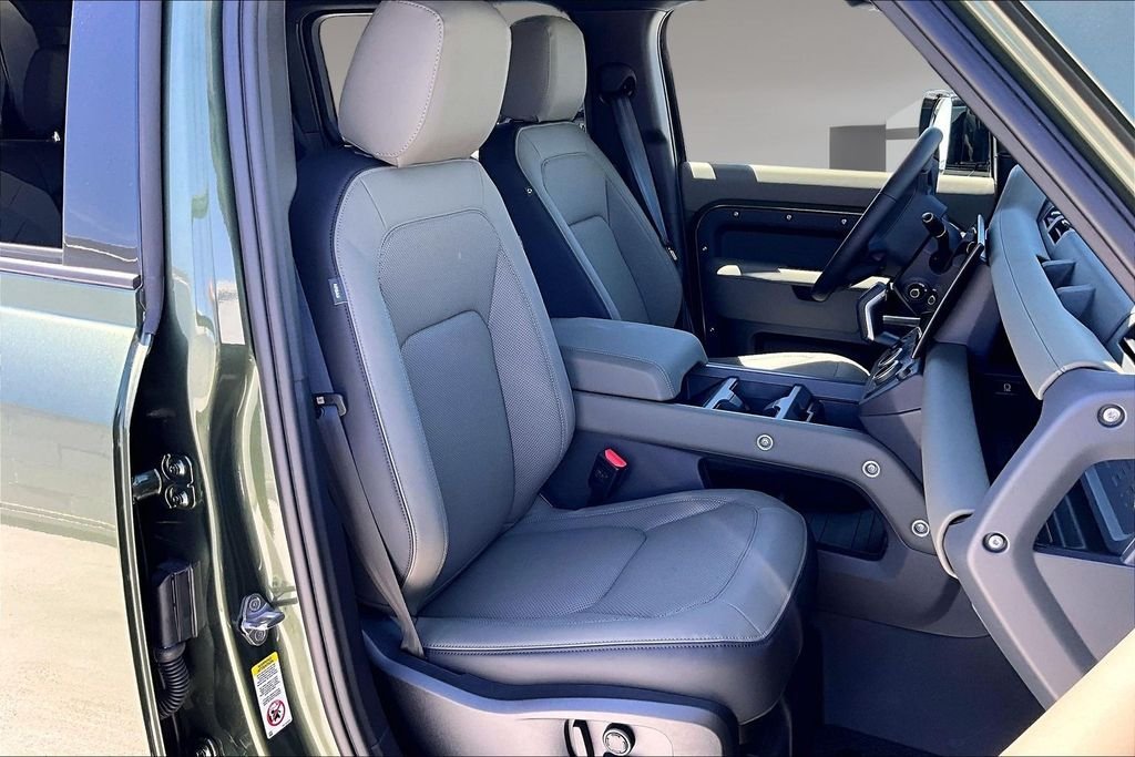 New 2026 BELGRAVIA GREEN Land Rover S image 11