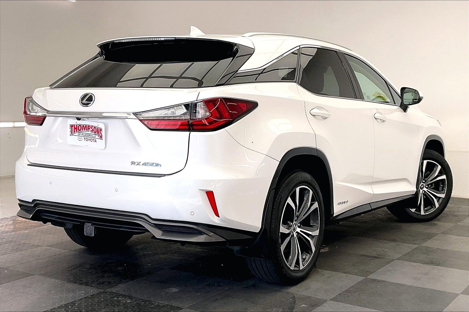 Used 2018 Eminent White Pearl Lexus 450h image 13