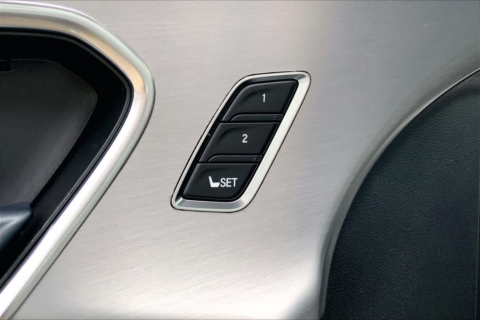 New 2026 Platinum White Pearl Acura w/Technology Package image 18