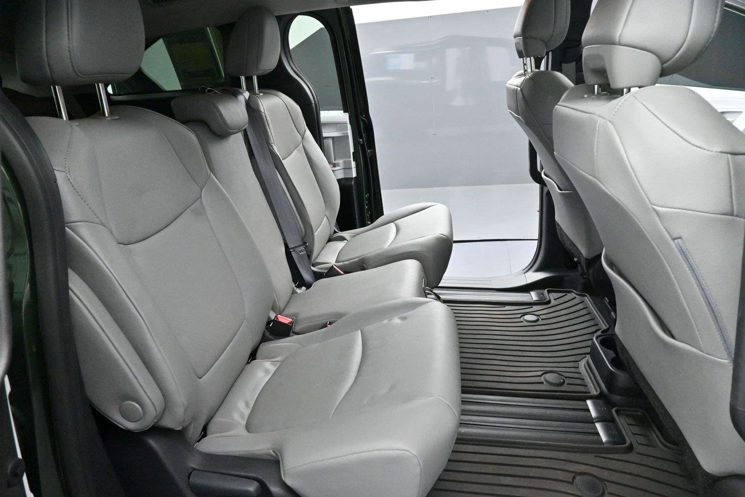 Used 2025 Cypress Toyota XLE 8-Passenger image 34