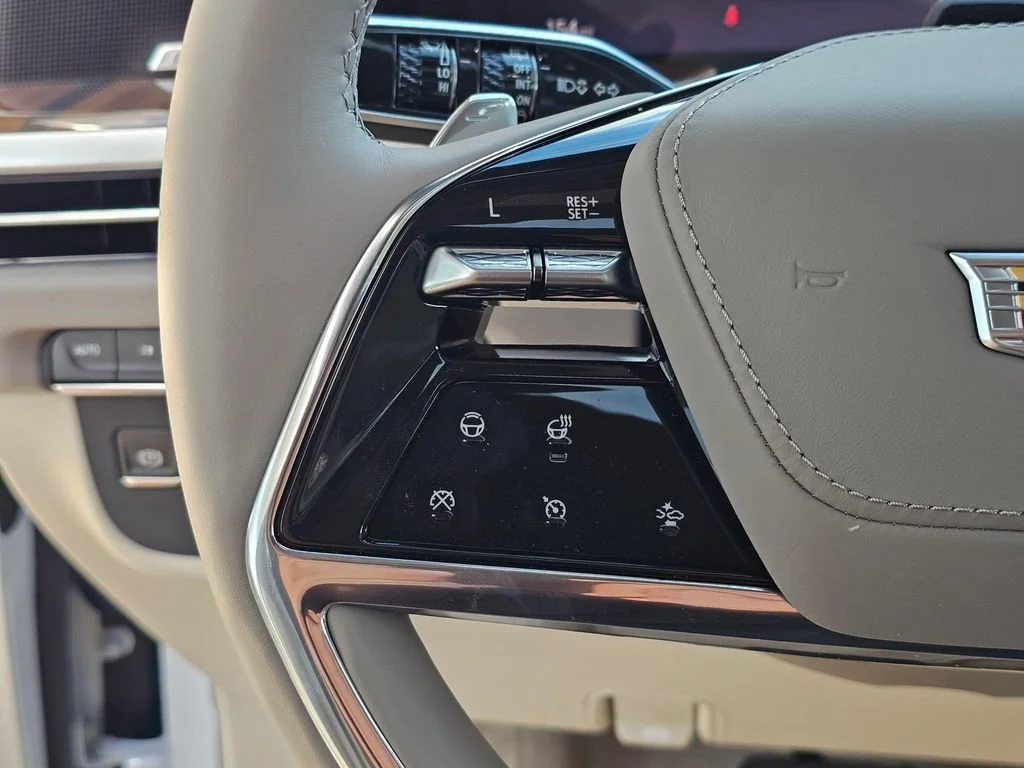 New 2026 Vibrant White Tricoat Cadillac Platinum Sport image 30