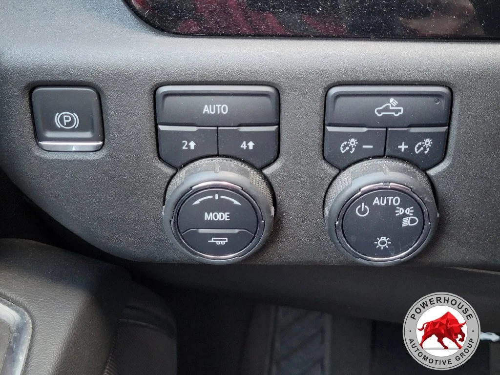 Used 2023 White Chevrolet LT image 28