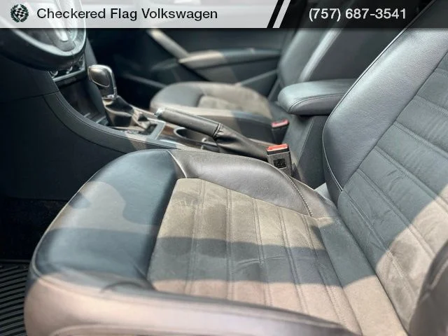 Used 2015 Platinum Gray Metallic Volkswagen TDI SEL Premium image 24