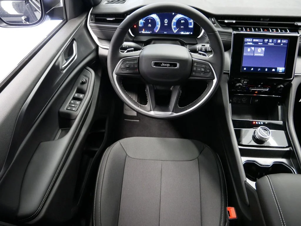 2025 Jeep Grand Cherokee Laredo - Photo 17