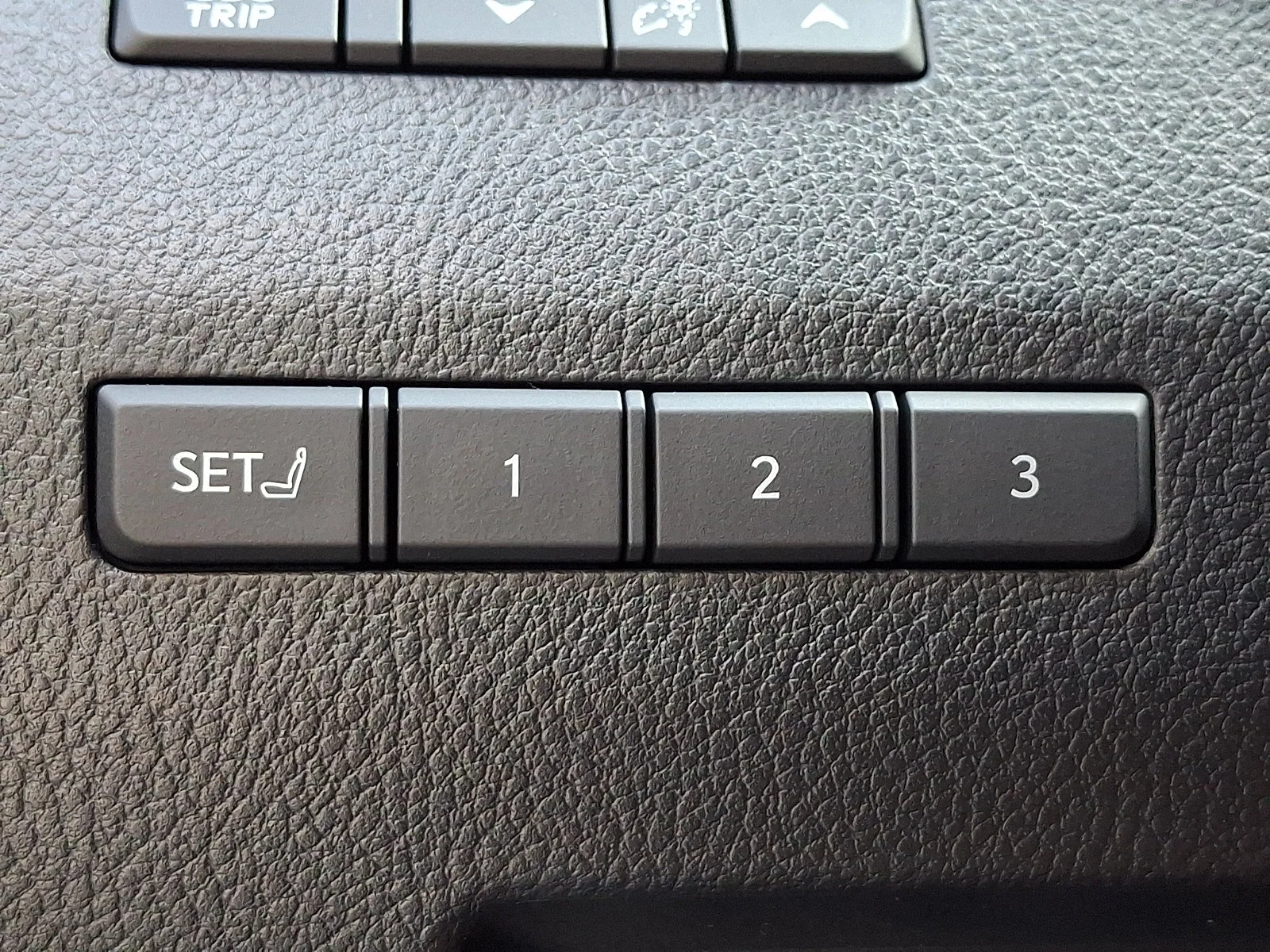 Used 2024 ATOMIC SILVER (1J7) / BLA Lexus  image 29