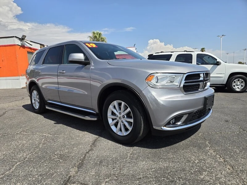Used 2019 Billet Clearcoat Dodge SXT image 4