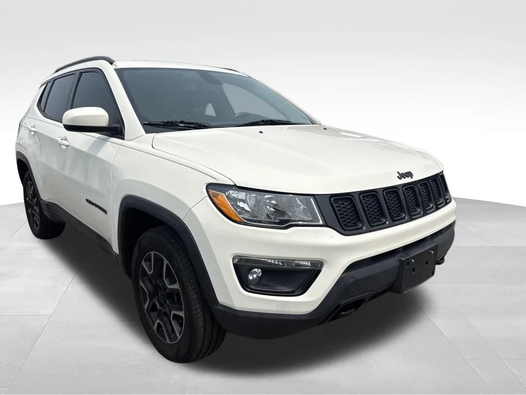 Used 2019 White Jeep Sport image 4