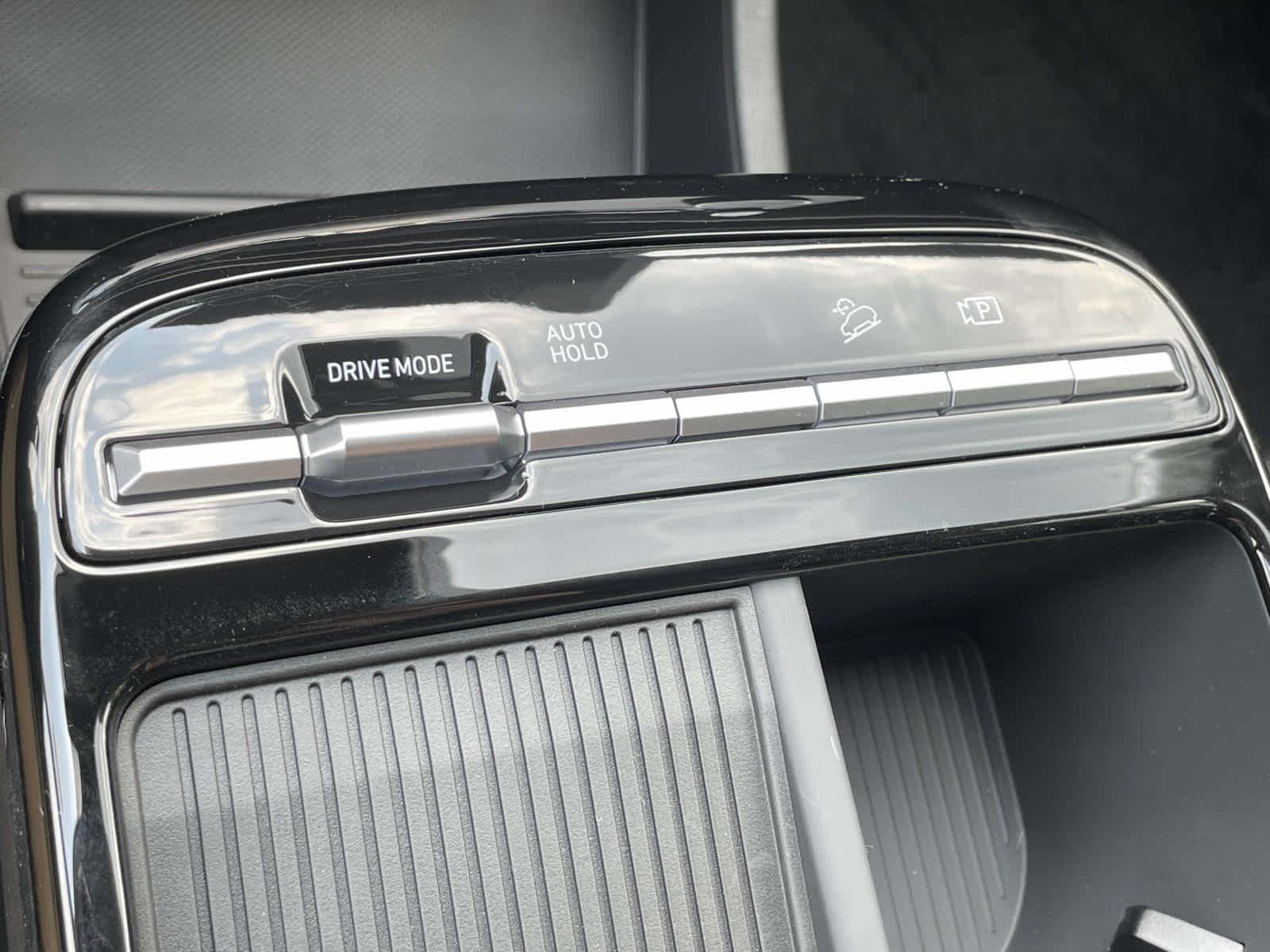 New 2026 Shimmering Silver Hyundai SE image 27