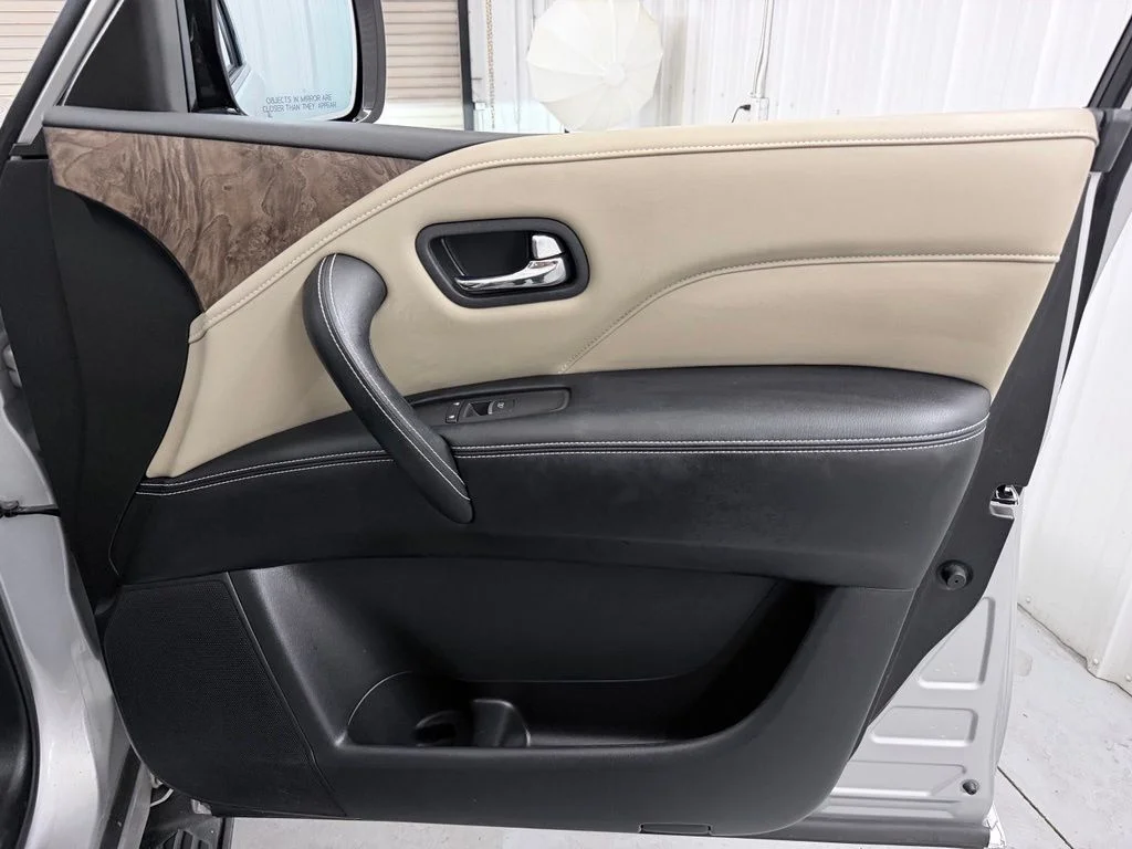 Used 2023 Silver INFINITI Premium Select image 36