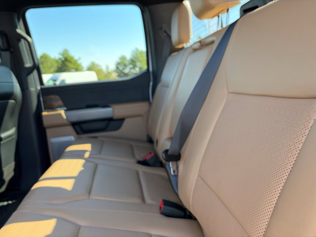 Used 2024 Oxford White Ford Lariat image 38