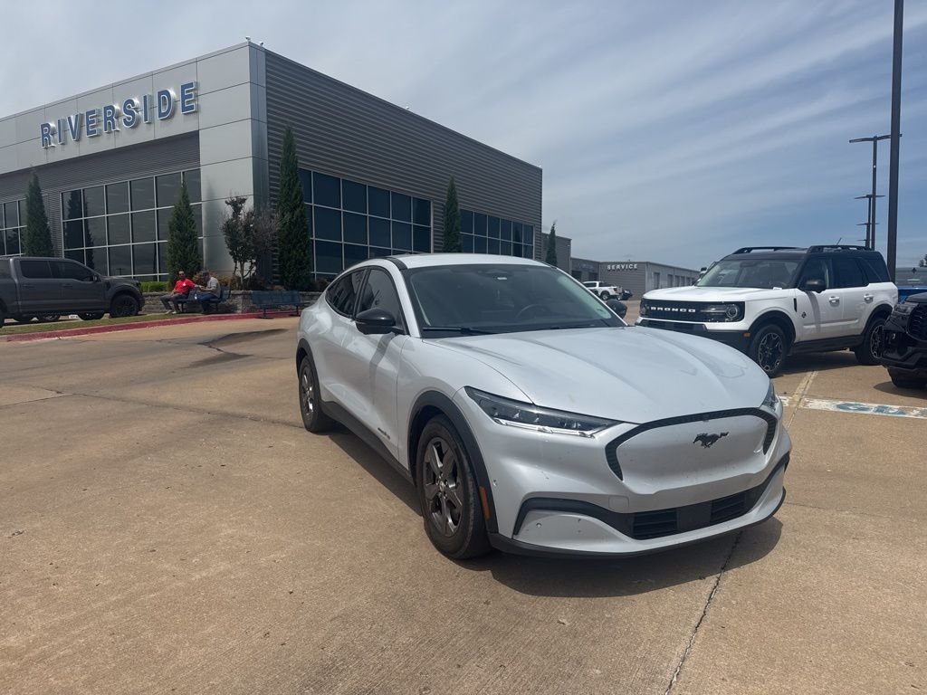 2023 Ford Mustang-Mach-e Select's photo