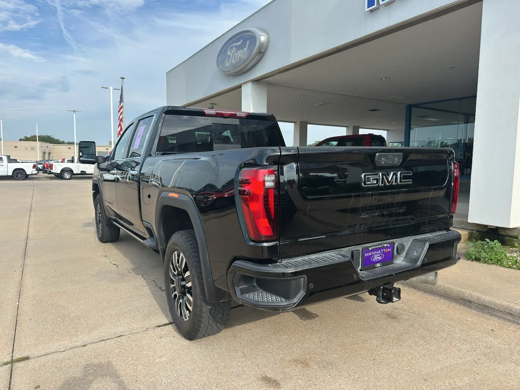 Used 2026 Onyx Black GMC Denali Ultimate image 11