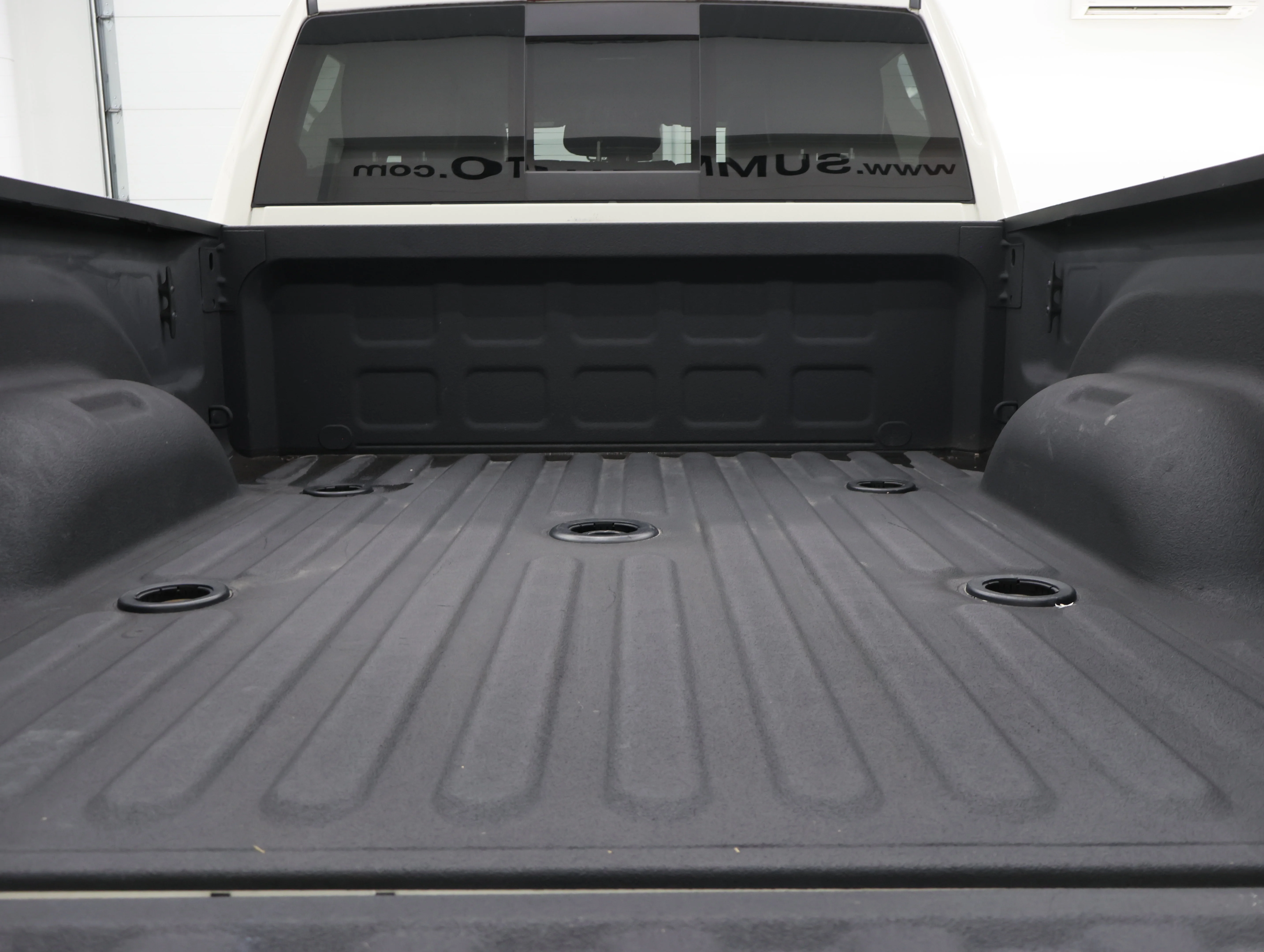 Used 2022 Pearl White Ram Laramie image 30