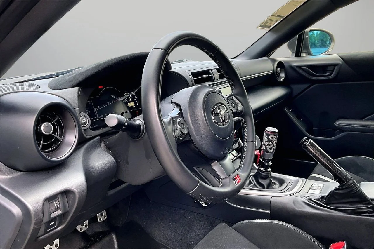 Used 2026  Toyota Premium image 17