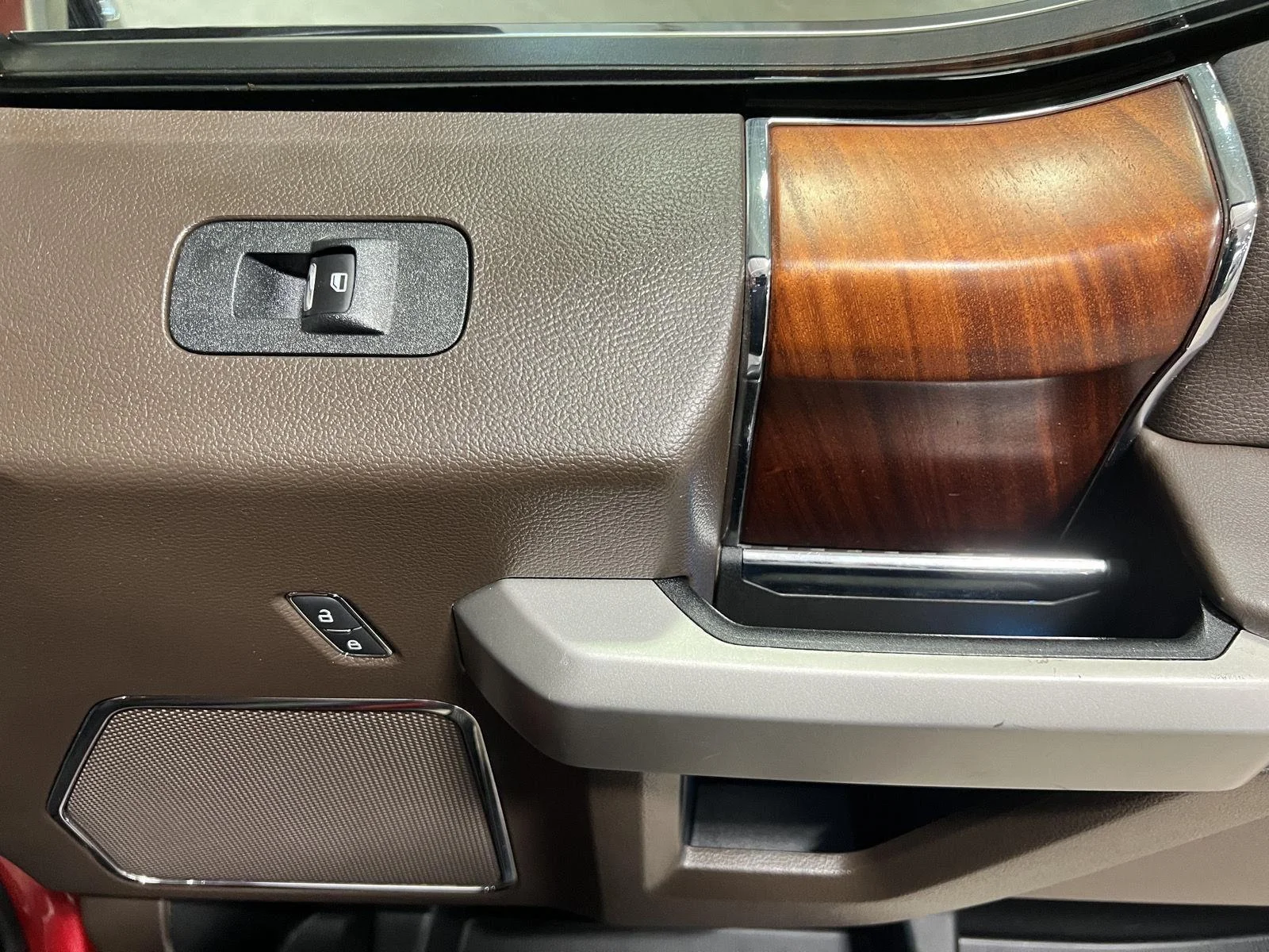 Used 2020 Rapid Red Metallic Tinted Clearcoat/Stone Gray Ford King Ranch image 14