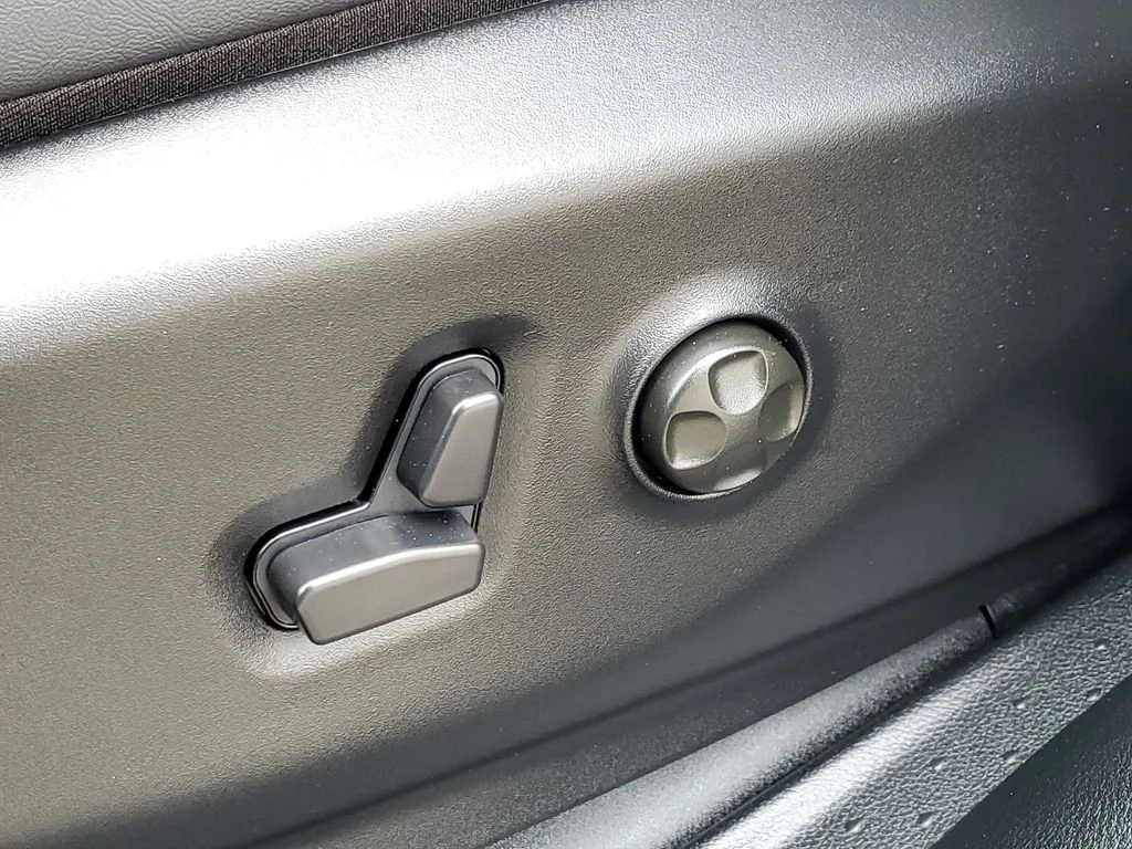 2026 Chrysler Pacifica Select - Photo 8