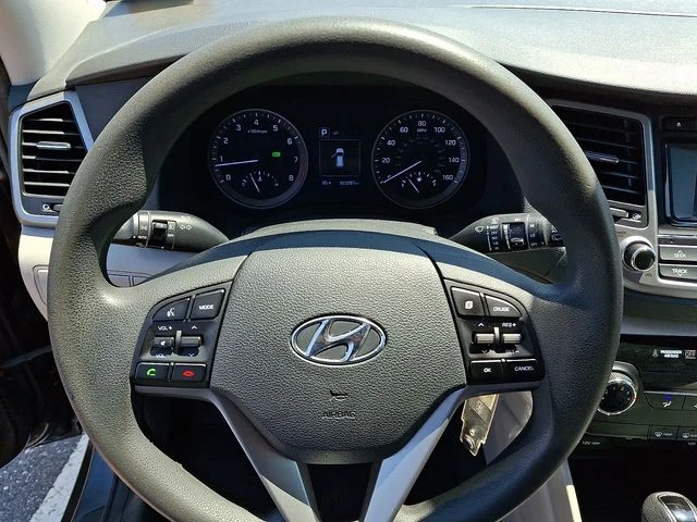 Used 2017 Gray Hyundai SE image 19