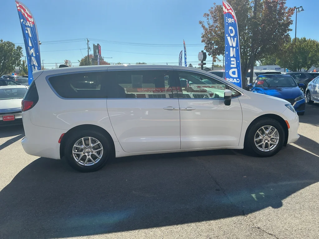 Used 2023 Bright White Clearcoat Chrysler LX image 4