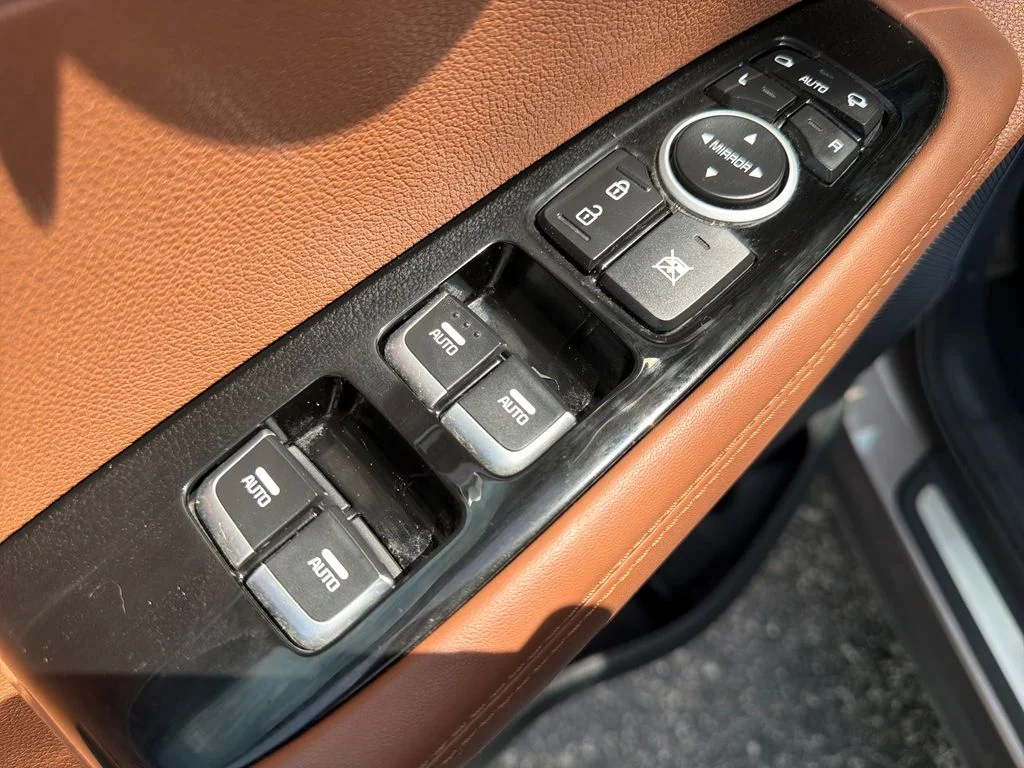 Used 2019 Brown Kia SX Limited image 23