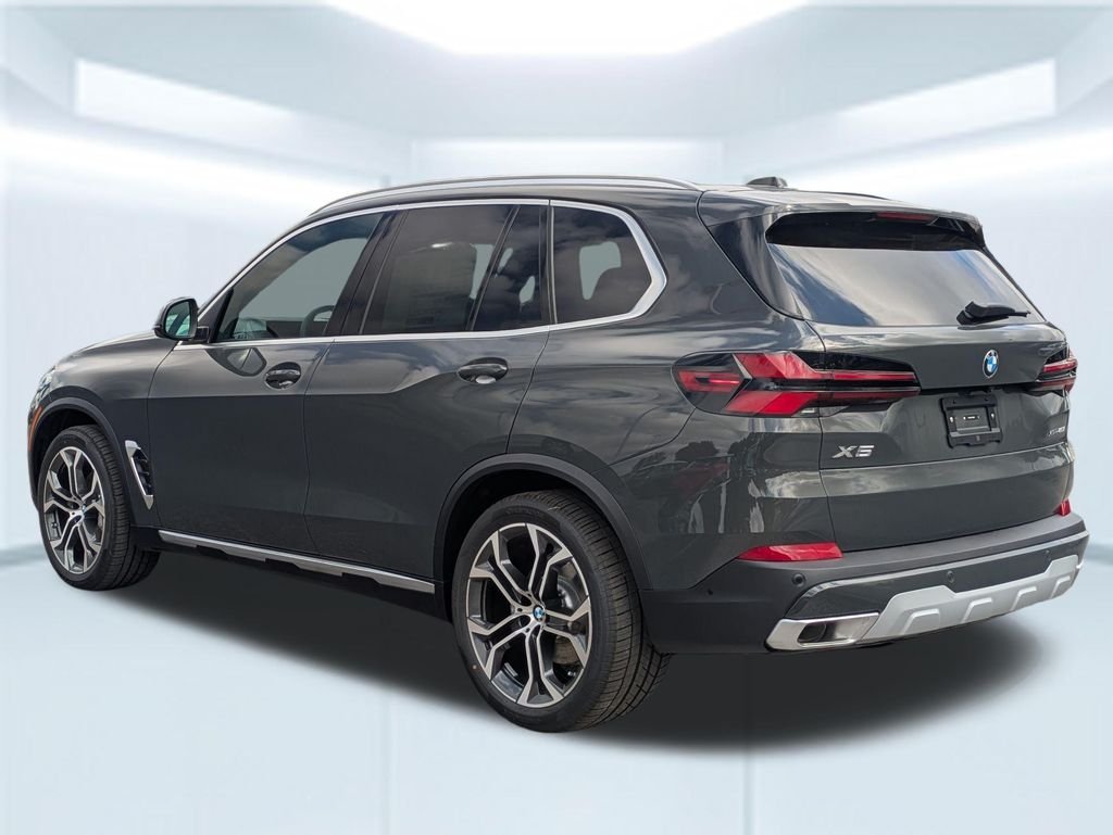 New 2026 Dravit Grey Metallic BMW xDrive40i image 3