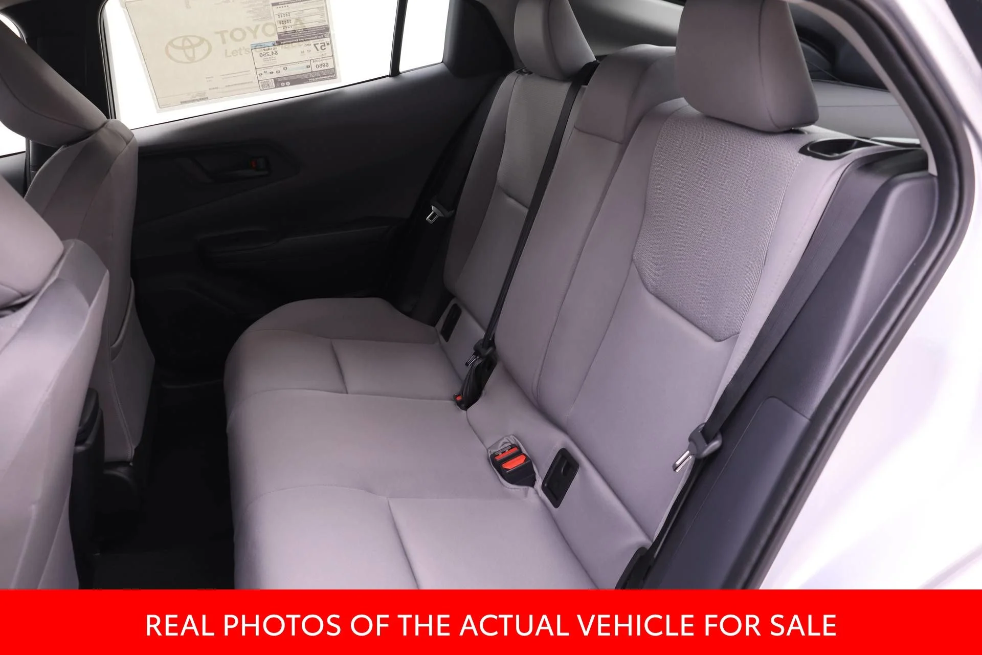 2026 Toyota Prius LE - Photo 12