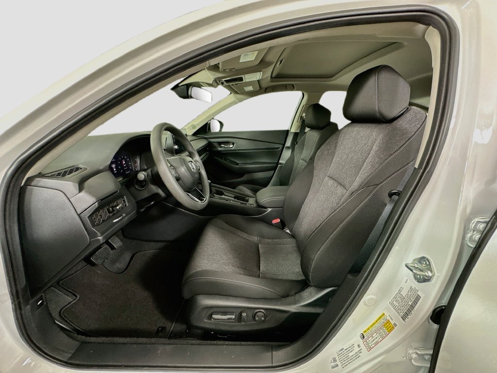 New 2026 Platinum White Pearl Honda SE image 15