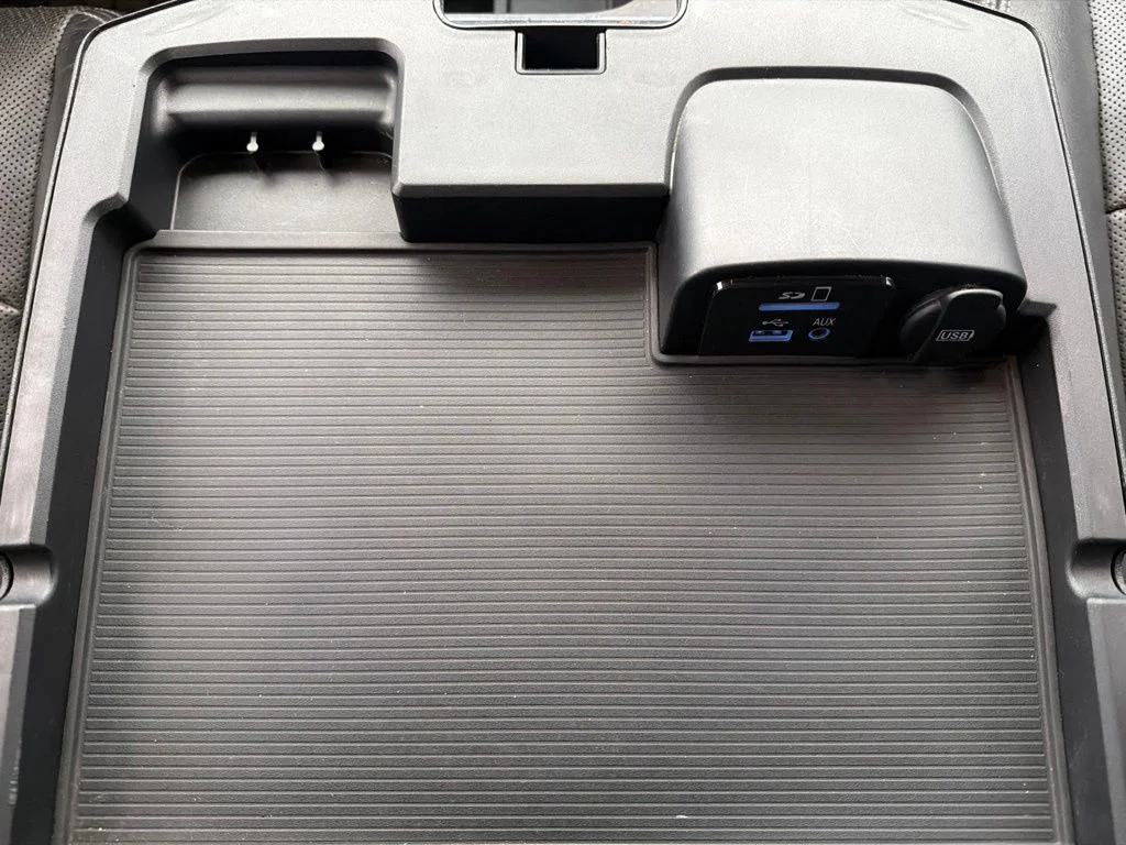Used 2016 White Ram Laramie image 42
