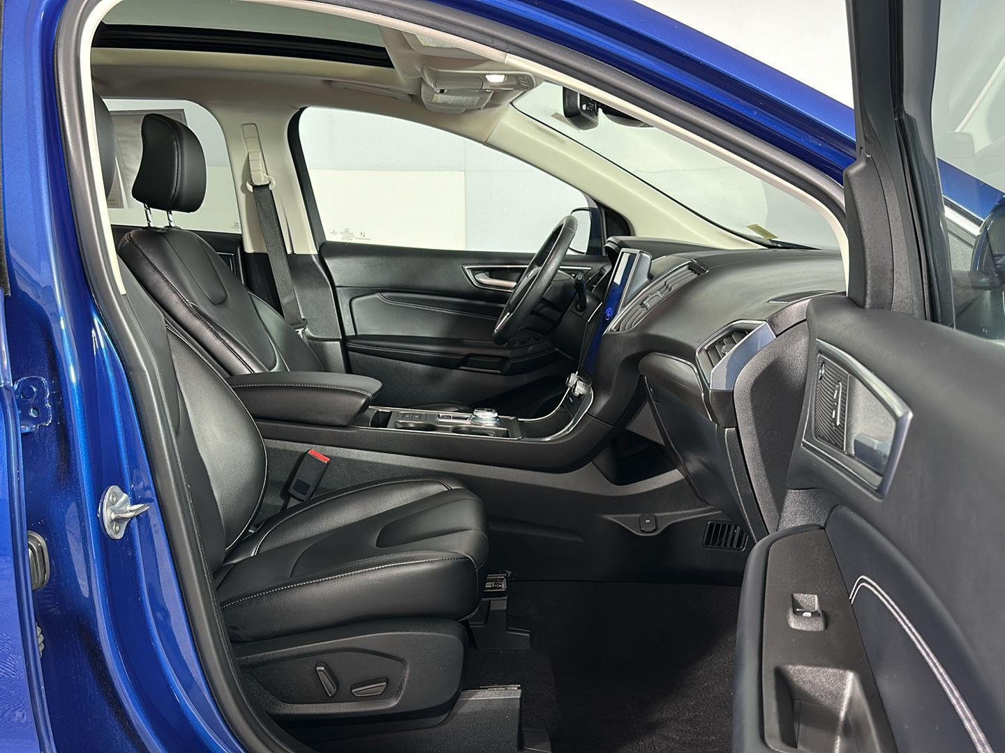 Used 2022 Atlas Blue Ford Titanium image 27