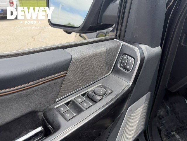 Used 2022 Black Metallic Ford Platinum image 12