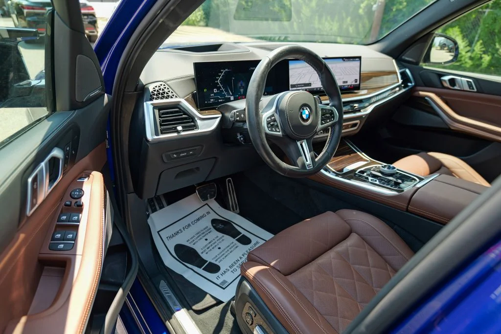 Used 2025 Marina Bay Blue Metallic BMW M60i image 17