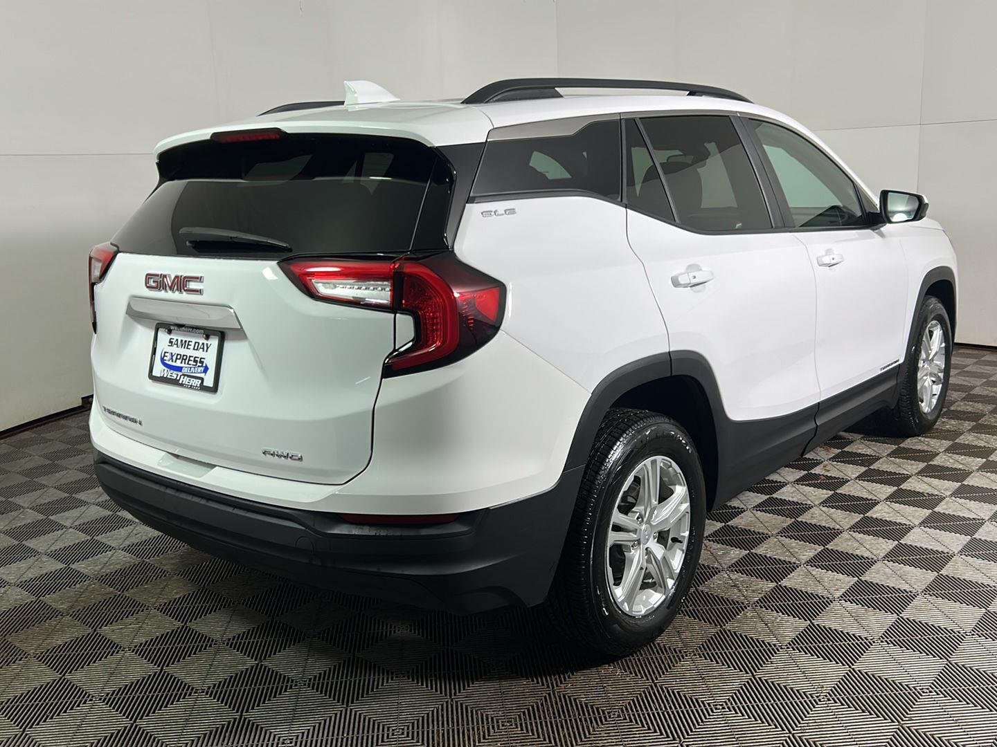 Used 2023 Summit White GMC SLE image 6