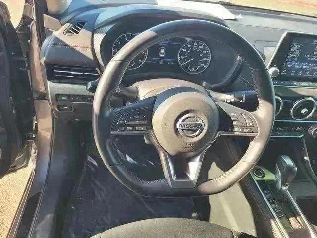 Used 2022 Gray Nissan SR image 30