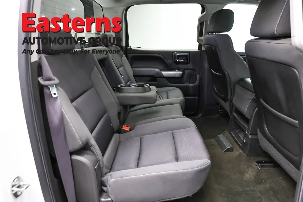 Used 2015 White Chevrolet LT image 25