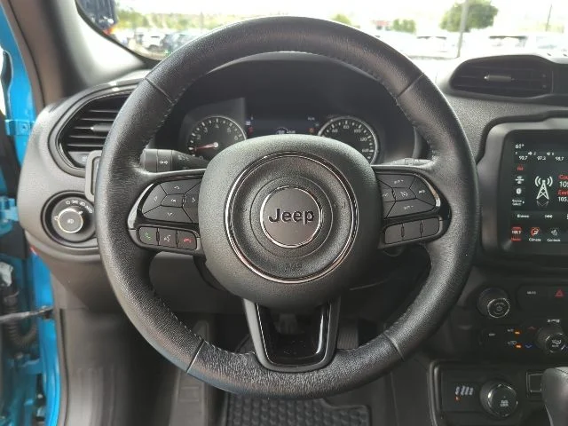 Used 2022 Teal Jeep Altitude image 11