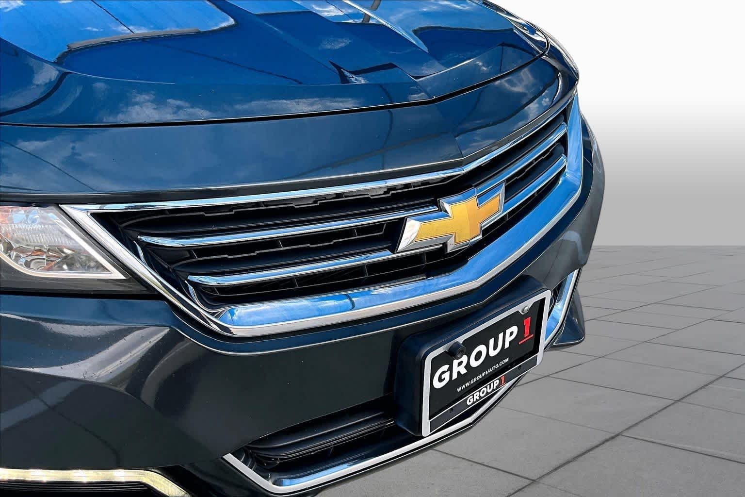 Used 2019 Nightfall Gray Metallic Chevrolet LT image 28
