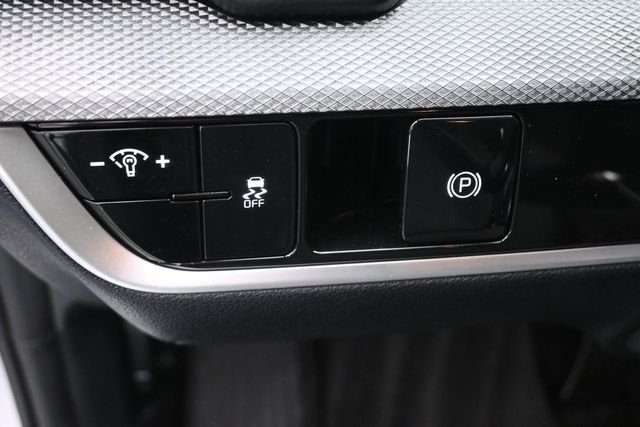 Used 2025 White Kia LX image 21