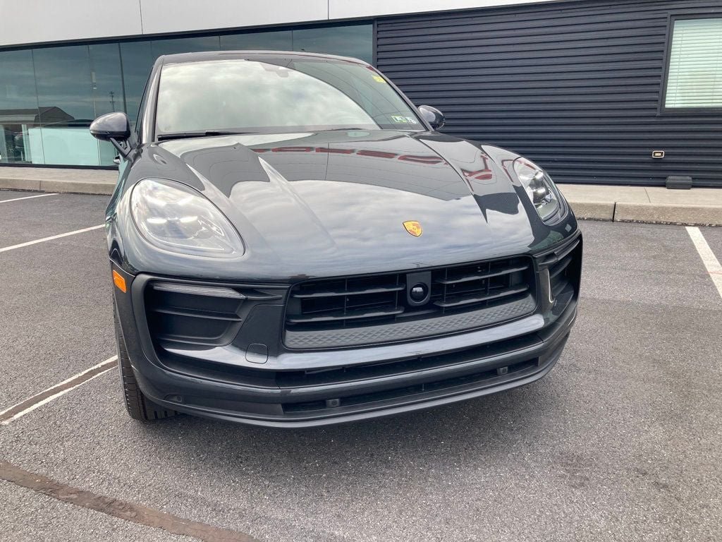 2026 Porsche Macan - Photo 32