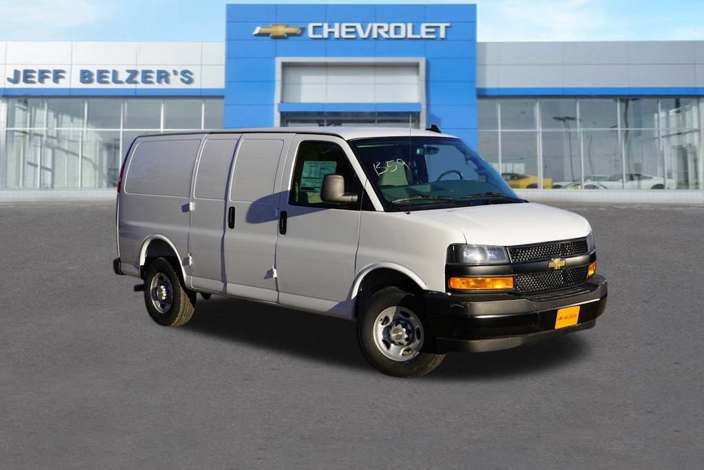 New 2025 Summit White Chevrolet WT image 1