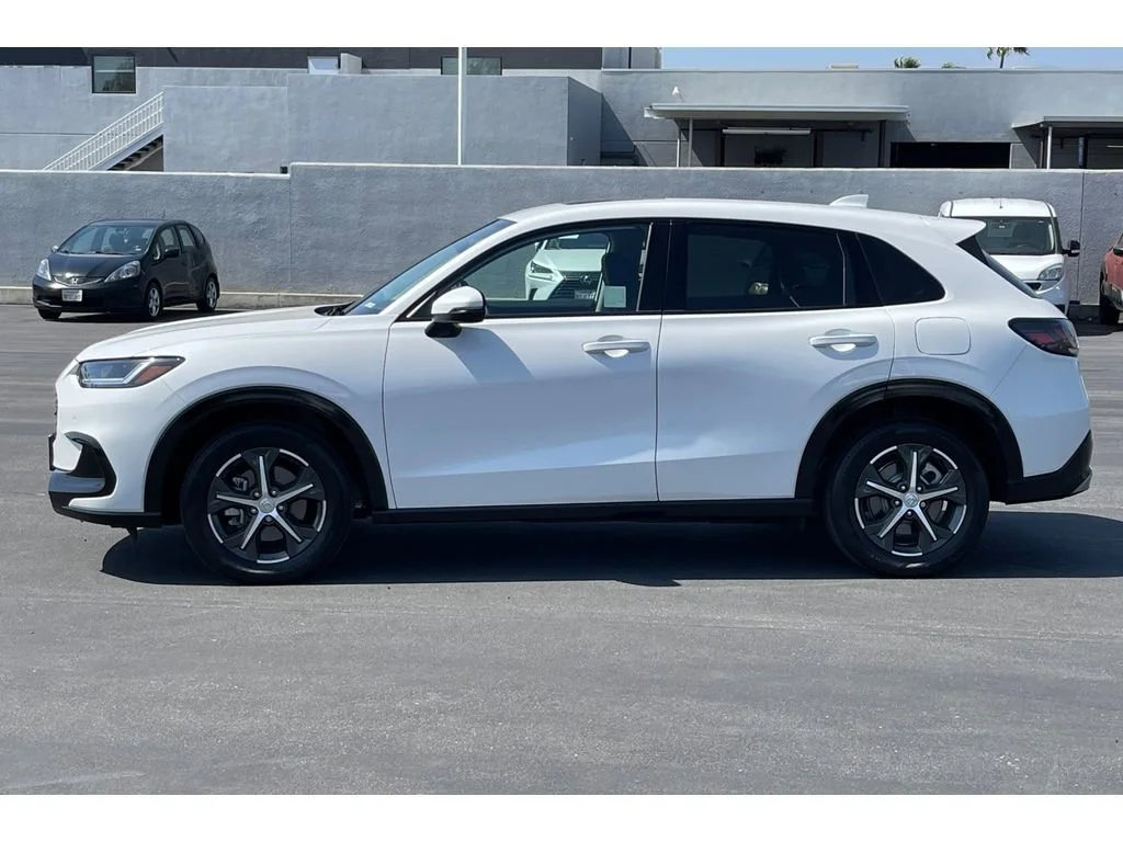 Certified Used 2025 Platinum White Pearl Honda 2WD EX-L image 57