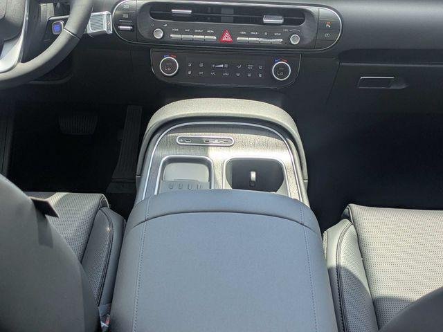 New 2026 White Hyundai SEL Premium FWD image 20