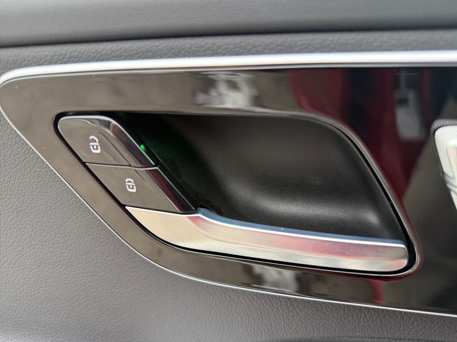 2025 Mercedes-Benz C-Class Sedan C 300 - Photo 24