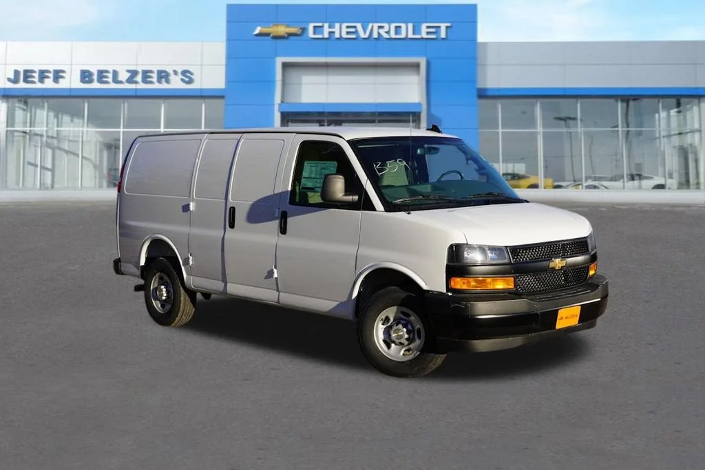 New 2025 Summit White Chevrolet WT image 1